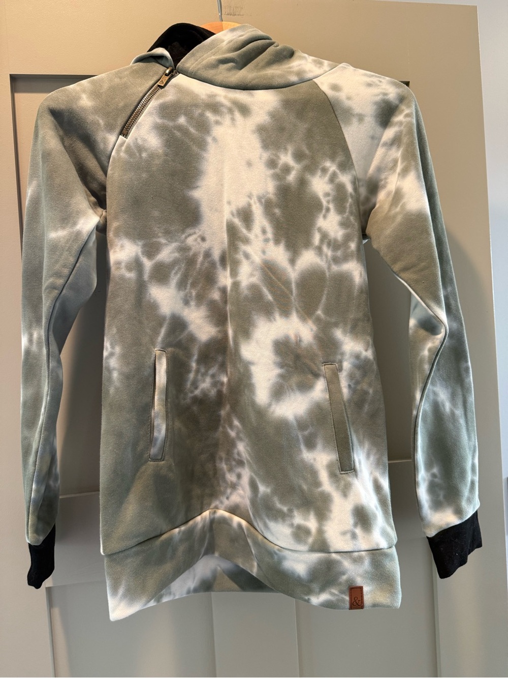 AMPERSAND AVE Youth Olive & White Tie-DoubleHoodie